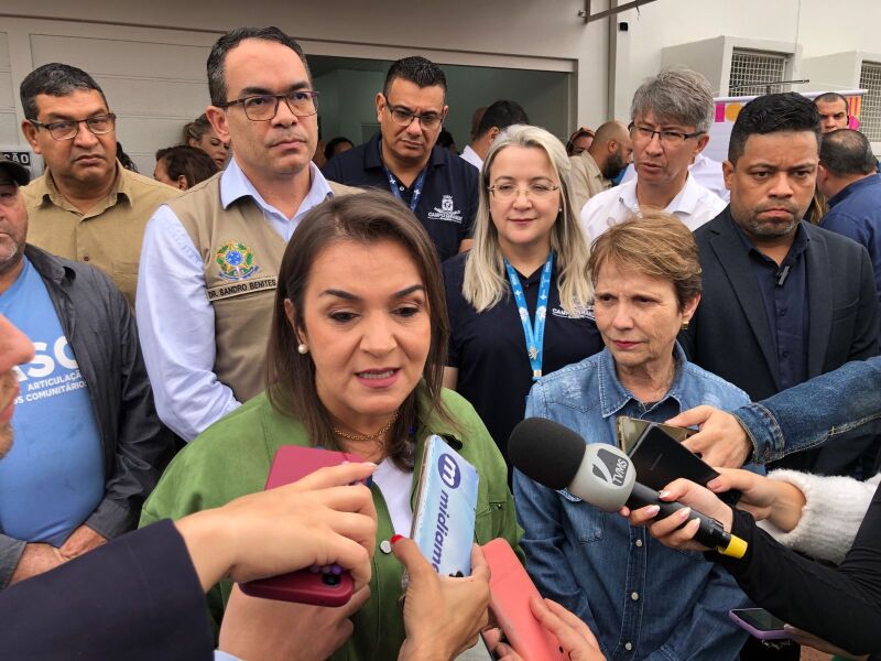 Adriane Lopes visita obra de recuperação de UBS na Vila Popular